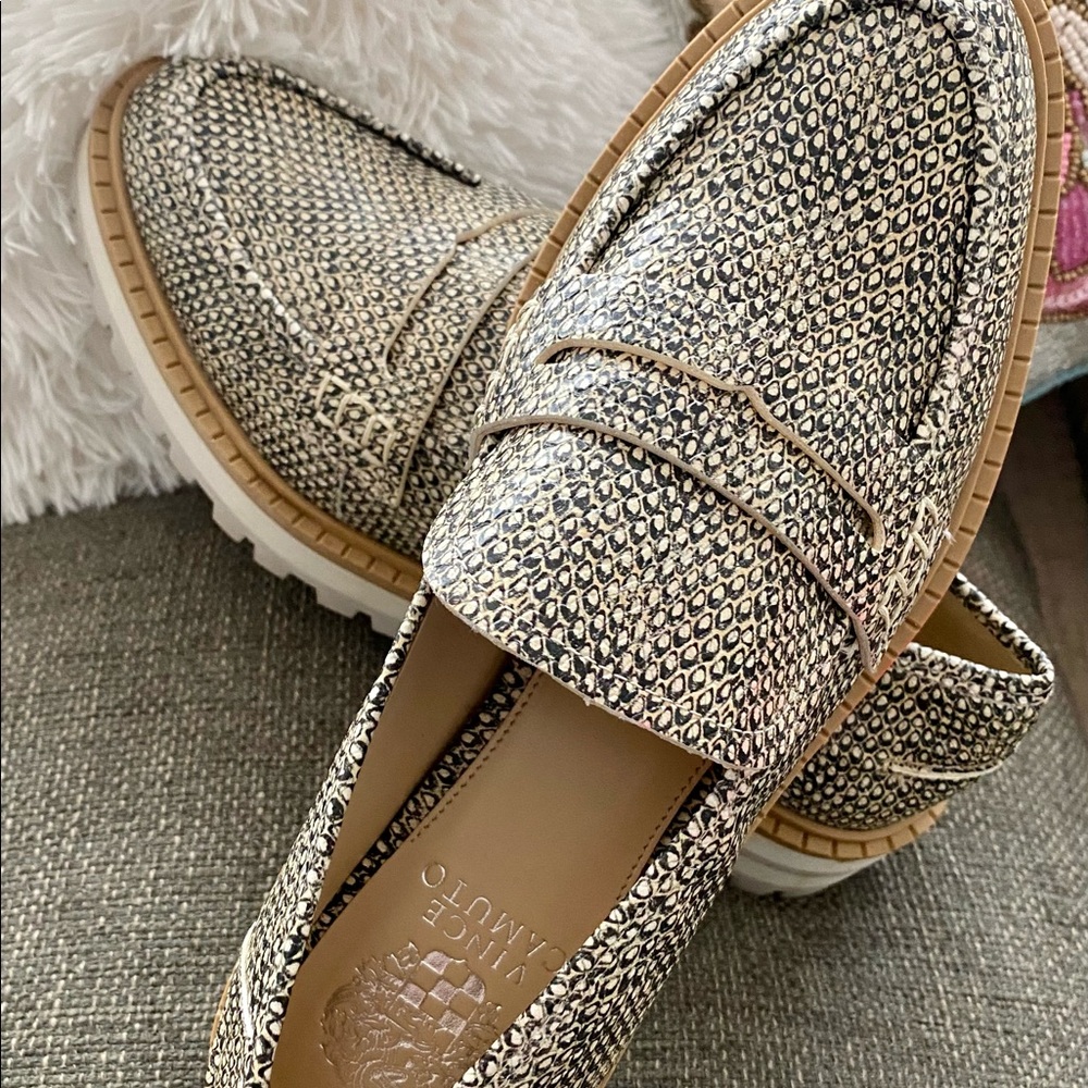 Vince Camuto Loafers, Size 9, Snake print